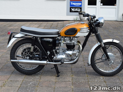Triumph Bonneville T 120 Classic Bike