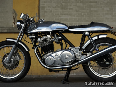 Norton Commando 750