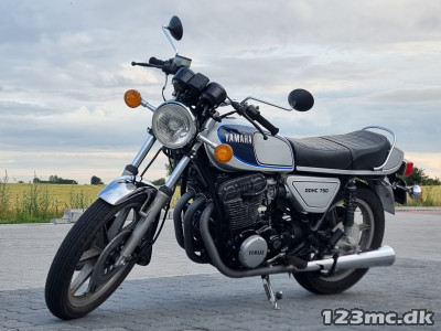 Yamaha XS 750