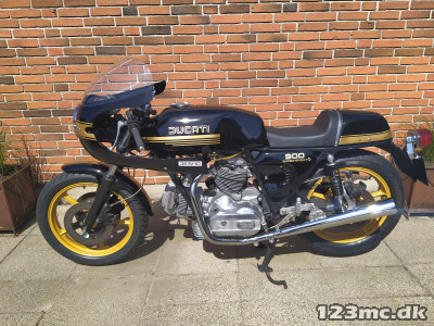 Ducati 900 Super Sport