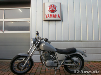 Suzuki DR 400