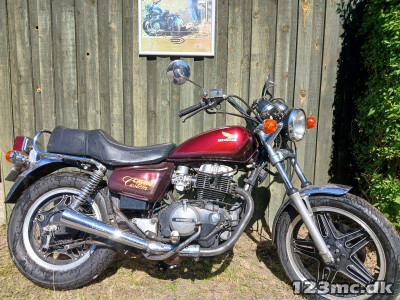 Honda CM 400 Custom