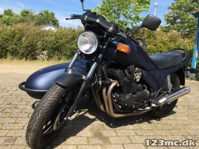 Yamaha XJ 900 med sidevogn