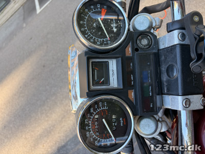 Honda VF 700