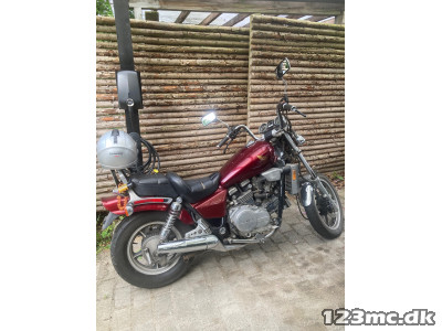 Honda VF 700 Magna