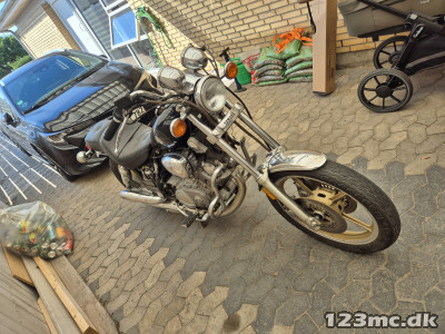 Yamaha XV 700