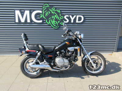 Honda VF 700
