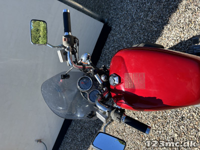 Honda VF 700 Magna