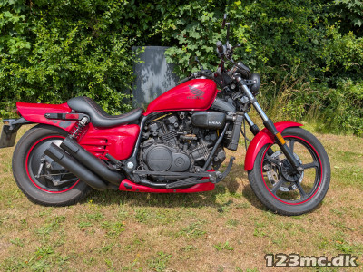 Honda VF 700 Super Magna