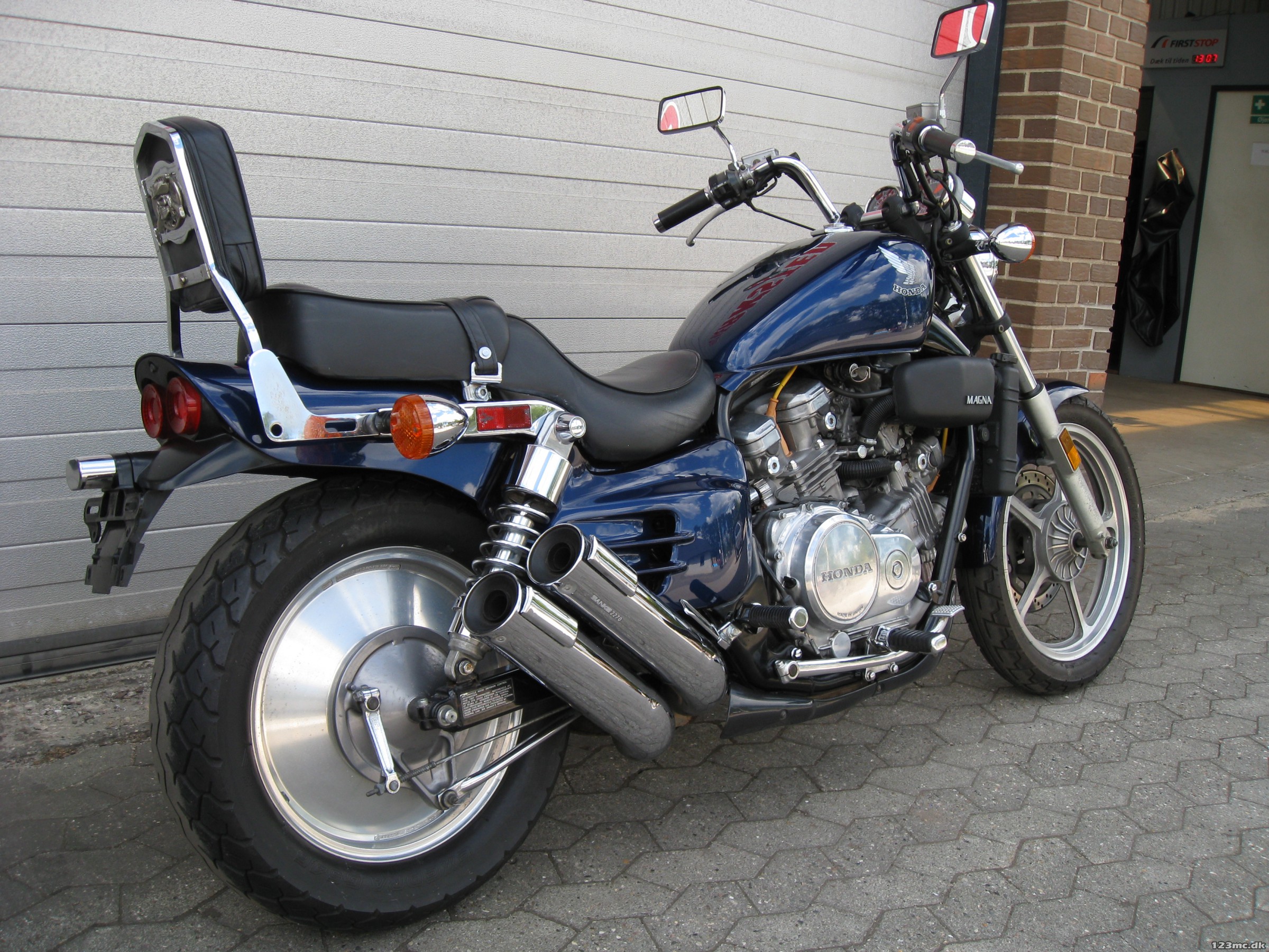 Honda super magna