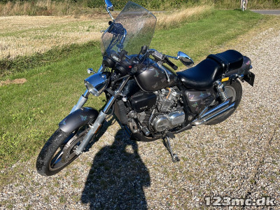 Honda VF 700 Super Magna