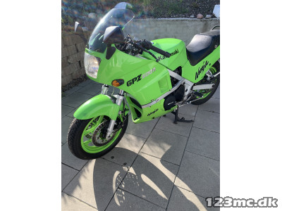 Kawasaki GPZ 600 R