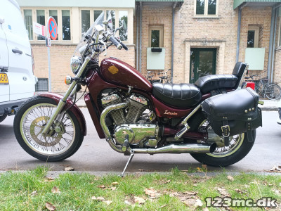 Suzuki VS 750 Intruder
