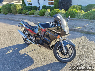 Kawasaki GPX 750 R