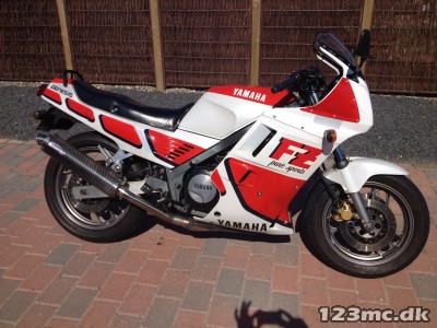 Yamaha FZ 750 Genisis