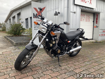 Yamaha FZX 750