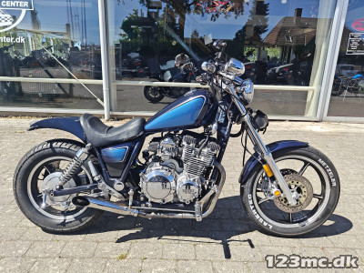 Yamaha XJ 700 X Maxim