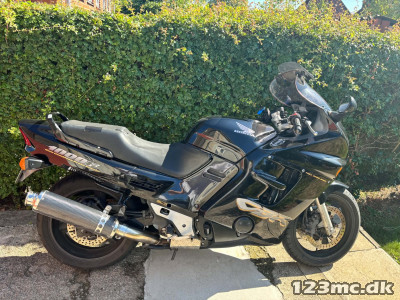 Honda CBR 1000 F