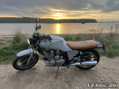 Yamaha XJ 900
