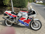 1990 Yamaha FZR 1000 R
