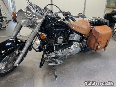 Harley-Davidson FLHC Heritage Classic