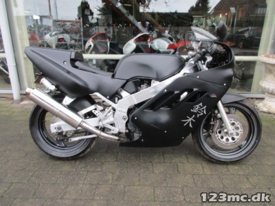 Suzuki GSXR 400
