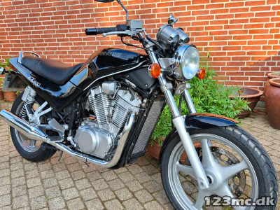 Suzuki VX 800