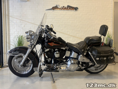 Harley-Davidson FLST Heritage Softail Standard Harley-Davidson FLST Heritage Softail Standard