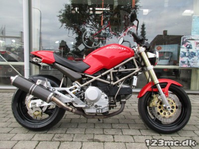 Ducati Monster 900