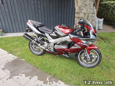 Kawasaki ZX9R