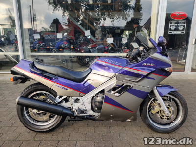 Suzuki GSX 1100 F