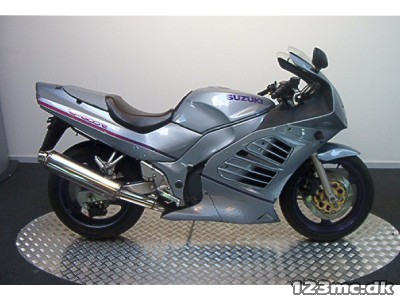 Suzuki RF 600 R