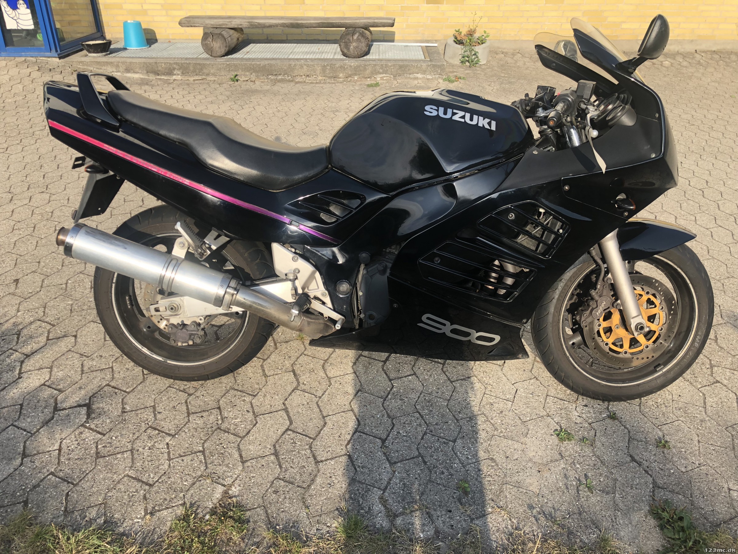 Suzuki rf 900 r