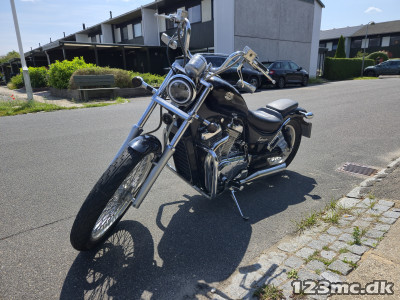 Suzuki VS 800 Intruder Chopper