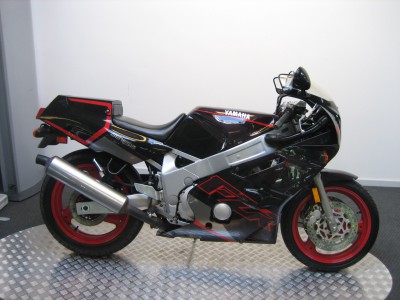 Yamaha FZR 600