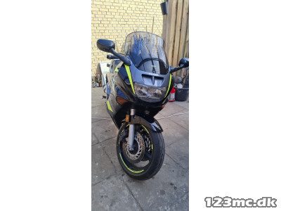 Honda CBR 1000 F