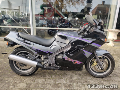 Suzuki GSX 1100 F