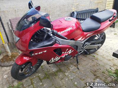 Kawasaki ZX6R