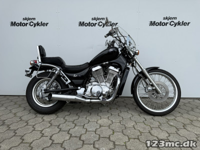 Suzuki VS 600 Intruder