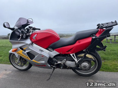 Honda VFR 800 F 50 års jubilæums model