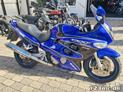 Suzuki GSX 750 F
