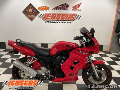 Yamaha FZS 600 Fazer