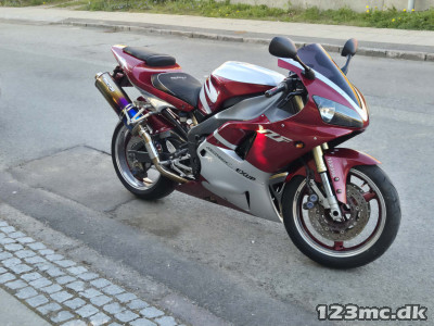 Yamaha YZF R1