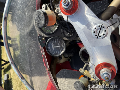 Ducati 748