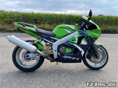 Kawasaki ZX6R