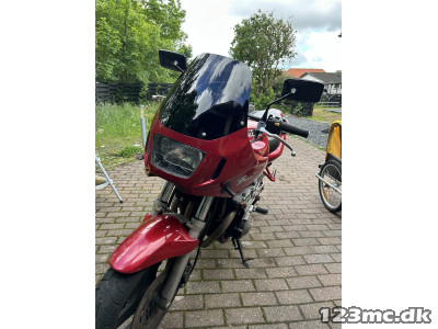 Suzuki GSF 600 S Bandit Naked med halv-kåbe