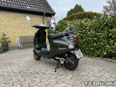 Vespa 125 ET4 Leader