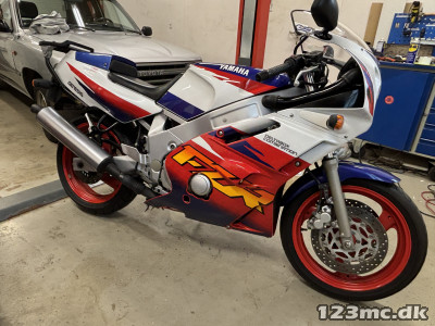 Yamaha FZR 600 R