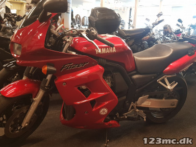 Yamaha FZS 600 Fazer