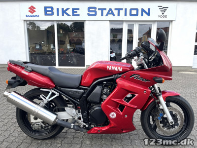 Yamaha FZS 600 Fazer